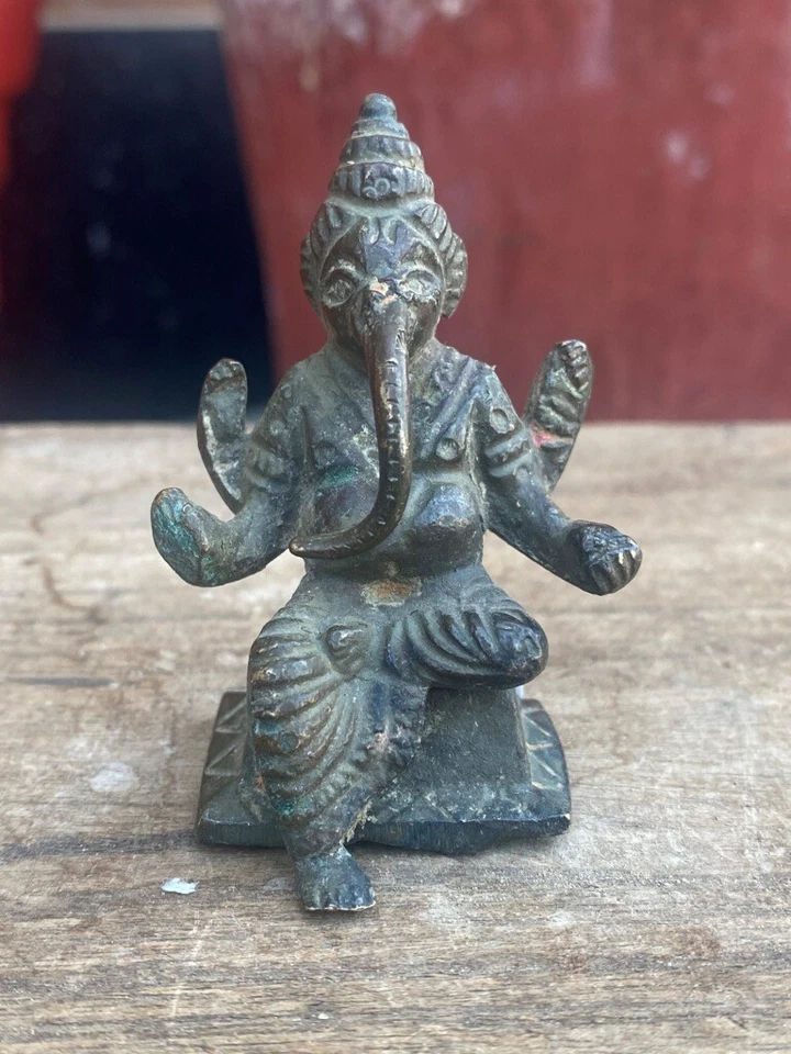 Antigua estatua de bronce tallada a mano de dios hindú sentado Ganesha escultura rara Foto 2 de 4