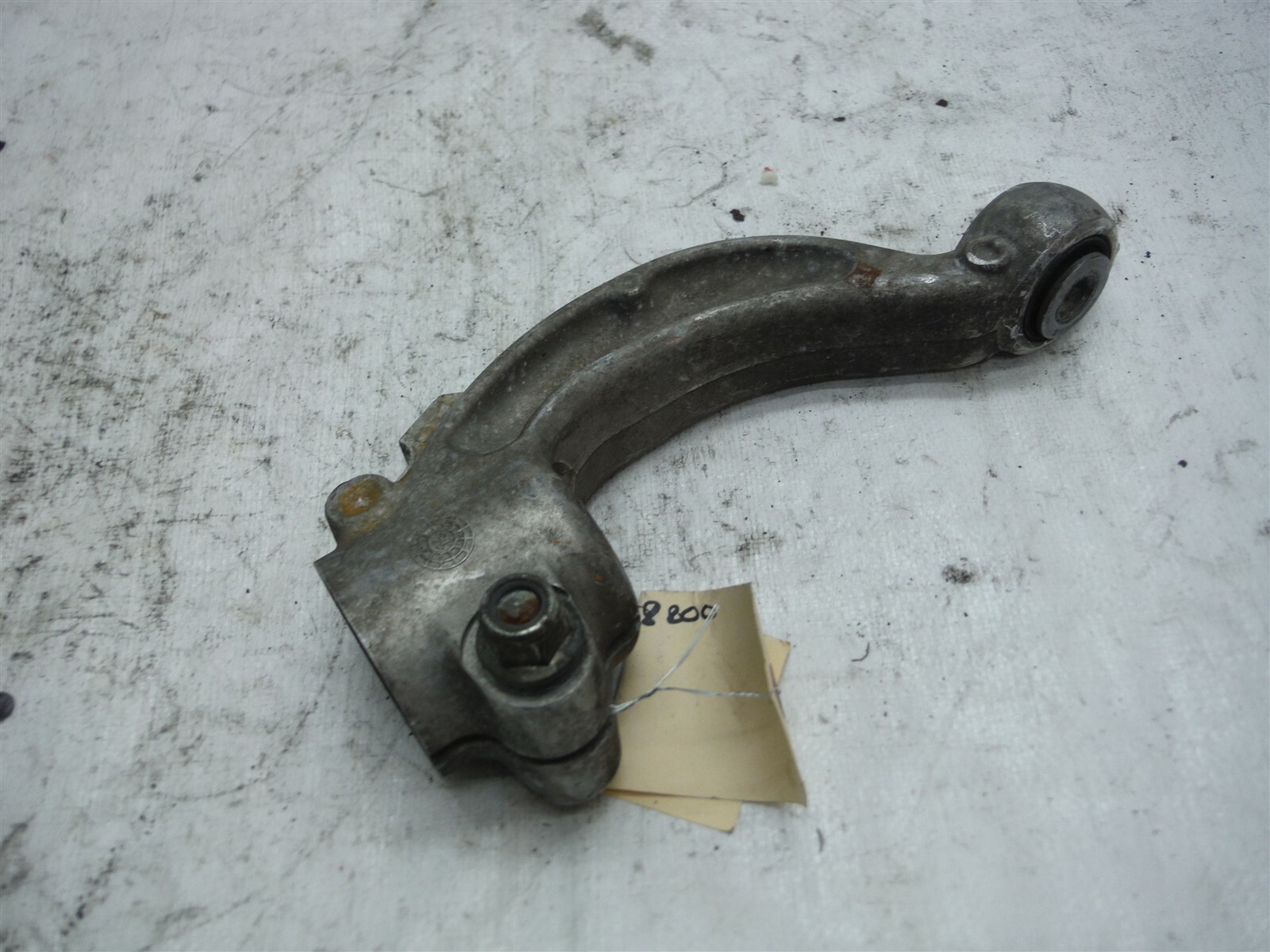 2014-2015 MASERATI GHIBLI PASSENGER RIGHT LOWER STRUT SHOCK MOUNT OEM 065138800