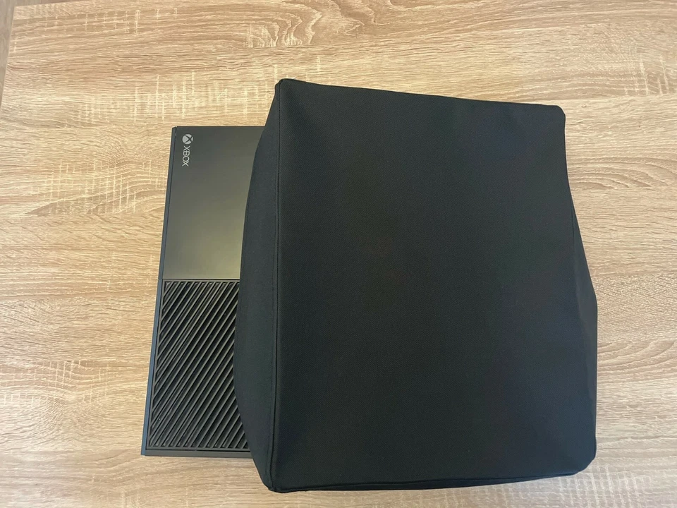 Пылезащитный чехол XBOX One РУЧНОЙ РАБОТЫ В ВЕЛИКОБРИТАНИИ — с отверстием для подключенных кабелей - Изображение 4 из 4