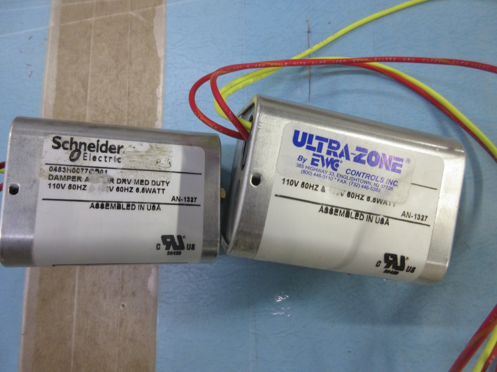 2 new Schneider Electric 24V H-Series Medium Duty 2-Position Damper Actuators
