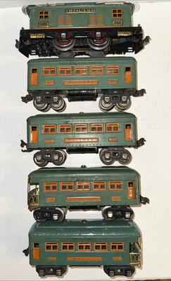 LIONEL PREWAR O-GAUGE #253 ELECTRIC ENGINE  & 2-607/2-608 PASSENGER CARS SET