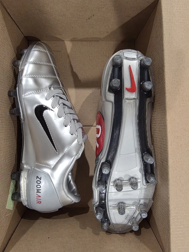 Total 90 Silver Cleats Size 10 - Image 4 of 4