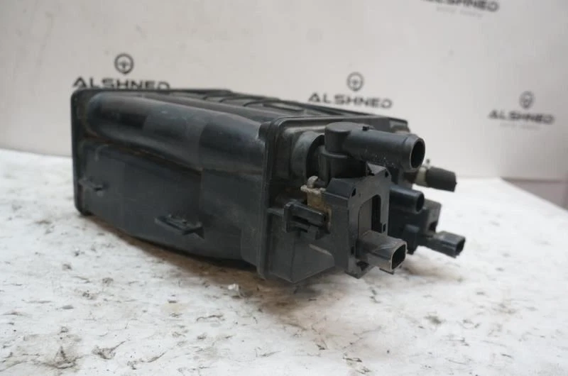 Оригинальная канистра для испарителя паров топлива 2018 Nissan NV200 EVAP 149506CC0A - Изображение 3 из 4