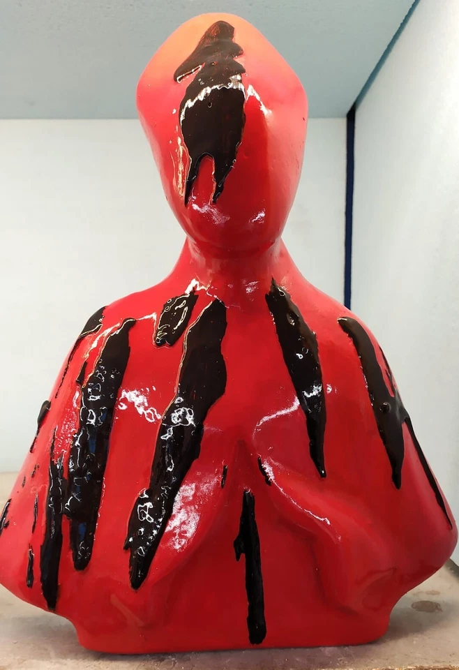 Statua stilizzata di San Gennaro in cemento porcellanato da parete - H35cm - Immagine 2 di 4