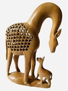 VTG Handcrafted Carved Mother And Baby Giraffe Peek A Boo Wooden Sculpture 10”