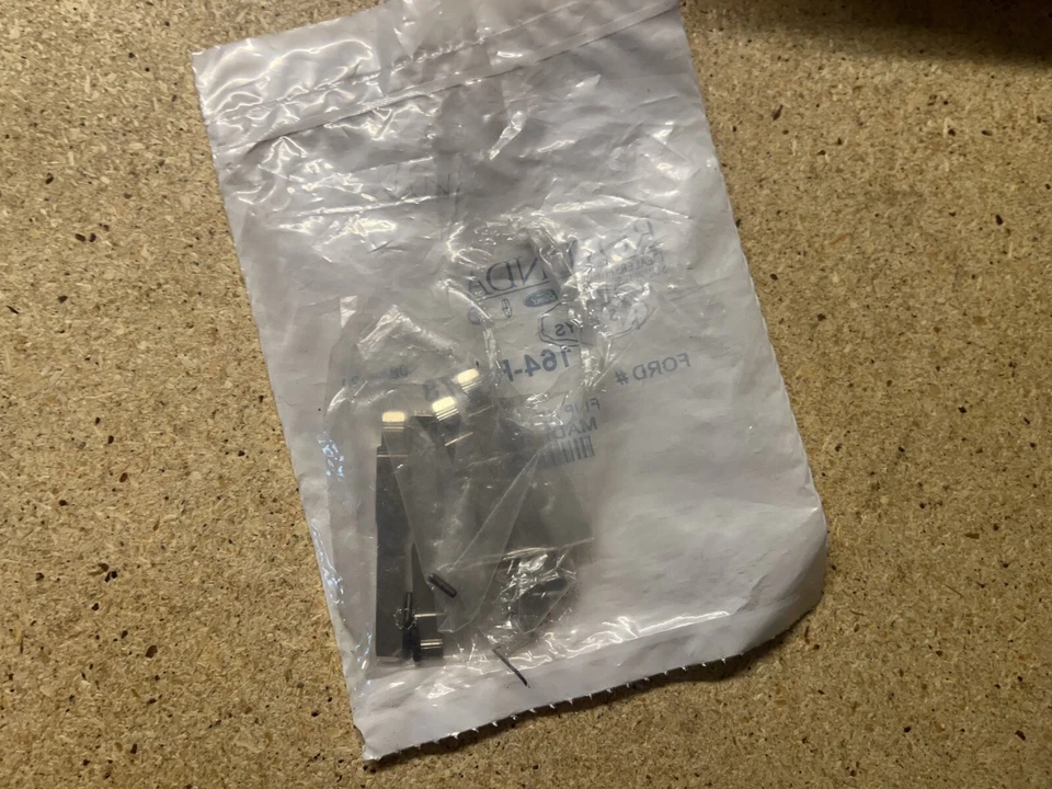 Paquete de 4 Ford Explorer 2013-2016 cuchillas sin cortar OEM 164-R7978 Rotunda Foto 2 de 2