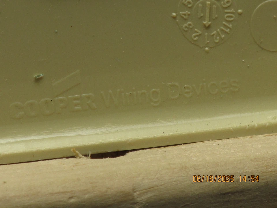 The listing is:(1)Cooper Wiring Devices 5032C 1-Gang Duplex Nylon Cover-Ivory - Image 4 of 4