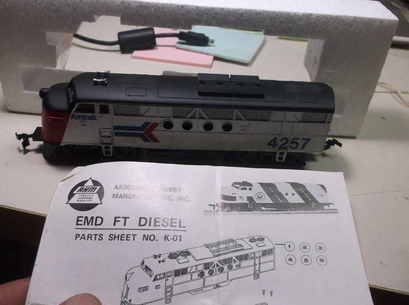HO Amtrak Locomotive and Five Passenger Cars Rivarossi & AHM Original Boxes