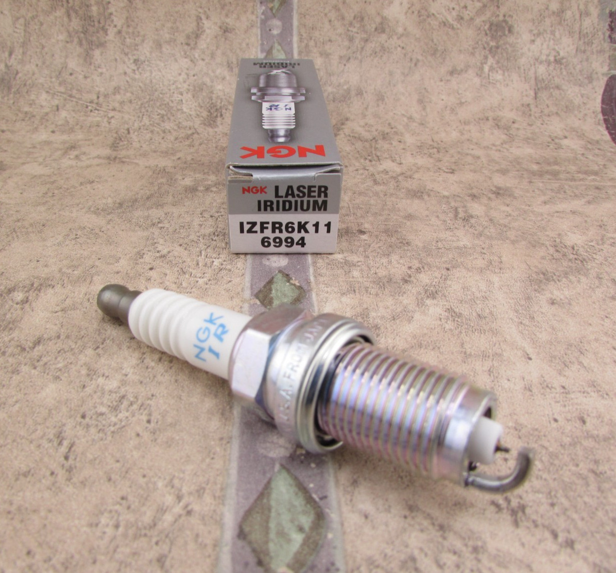 1 PACK  NGK Laser Iridium 6994 IZFR6K11 Spark Plug