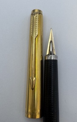 Parker 180 Fountain Pen, Gold Plated Cap & Barrel, 14K gold nib XM