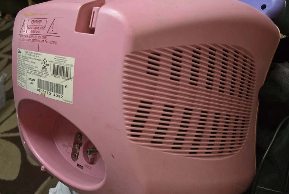 RARE:   DISNEY PRINCESS PINK TV DT 1350-P 13 INCH SCREEN No REMOTE..year  2004 - Image 3 of 4