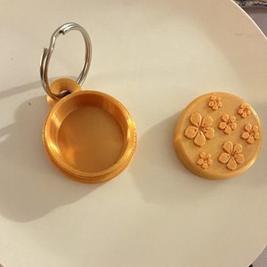 Gold Floral Plastic Keychain Key Ring Insert with Detachable Keyring