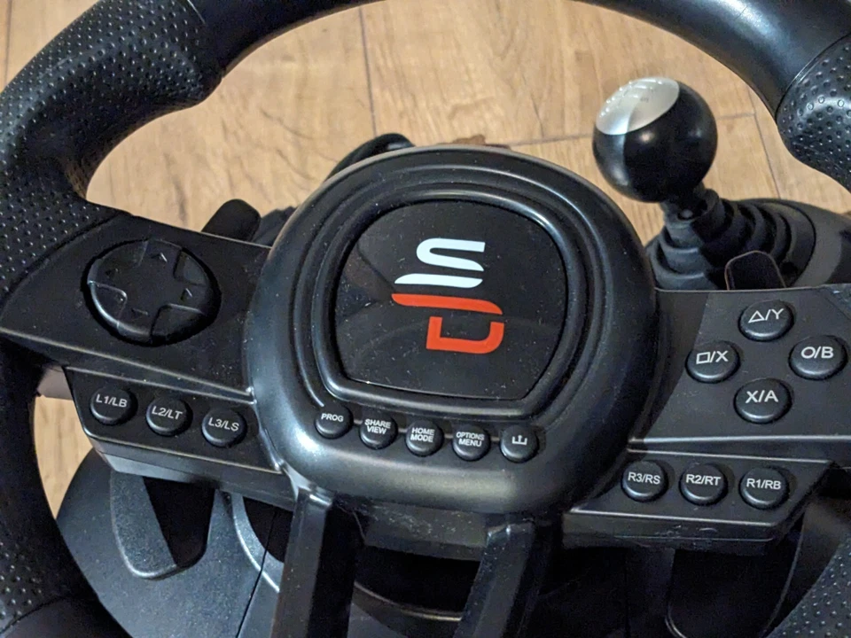 Subsonic Superdrive GS650-X Drive Pro steering wheel + pedals for Xbox PS4 PC - Image 3 of 4