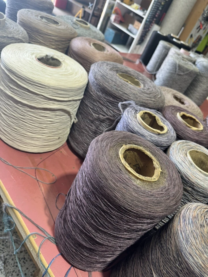 Carpet Overlocking / Whipping / Tufting Yarn ** BULK LOT** BARGAIN - image 4 of 4