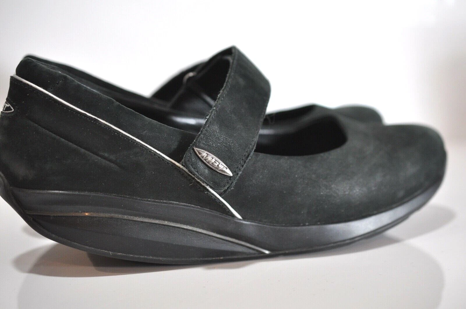 Sandali da donna neri MBT taglia EU 41 svizzeri ingegnerizzati