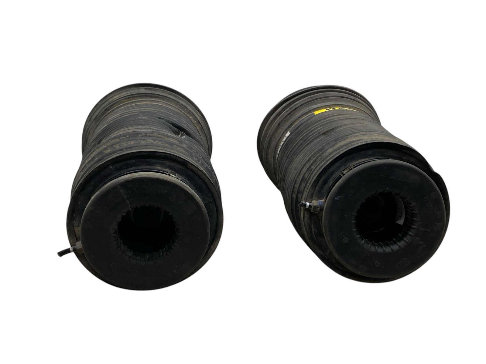 2017-2024 MASERATI LEVANTE LEFT & RIGHT REAR AIR COIL SPRING SET 670100715 75K