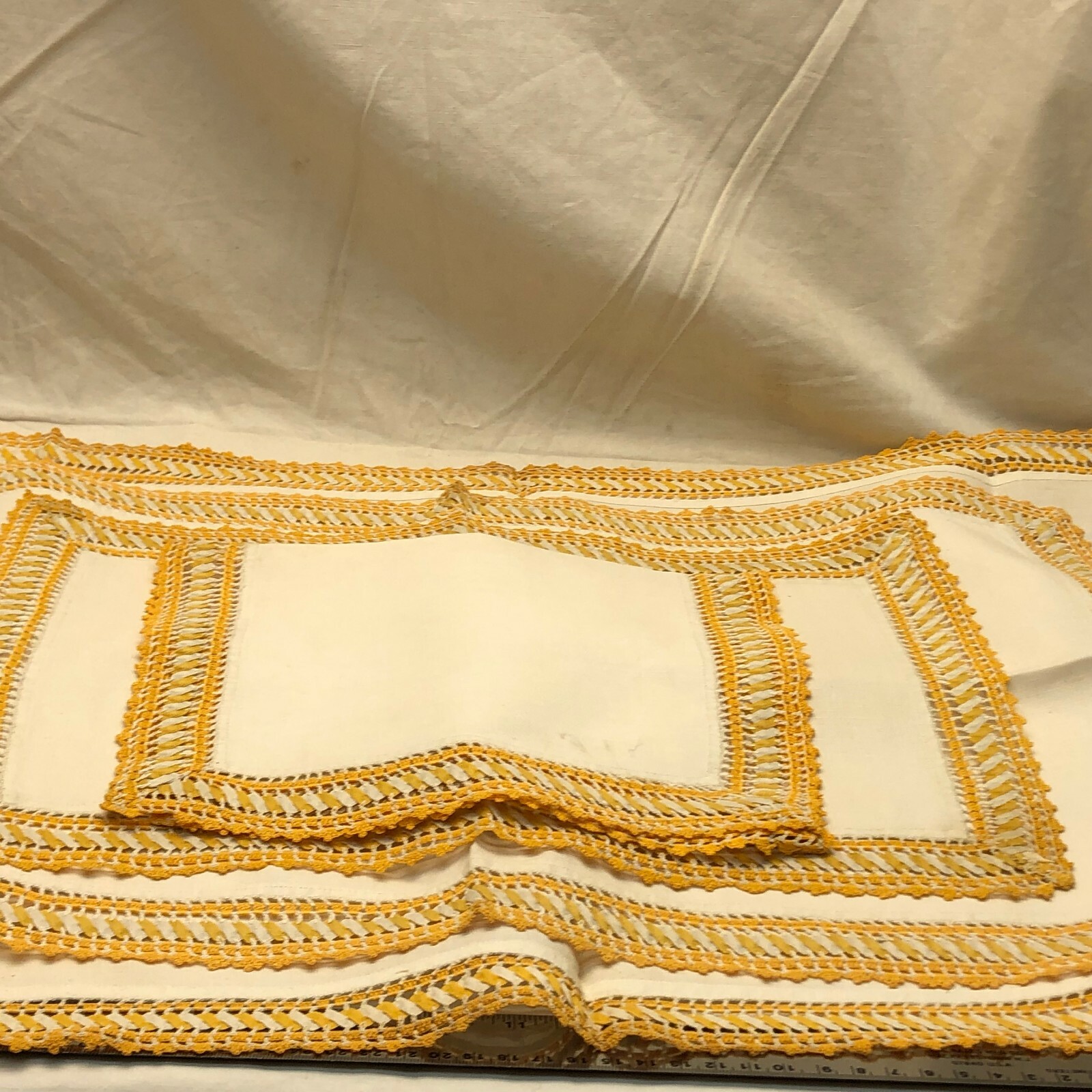 2 Vintage Table Runners and 2 Placemats Cloth Gold Edge Design eBay