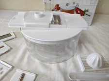 Bol Mandoline Multifonctions 5 Râpes + Presse agrume