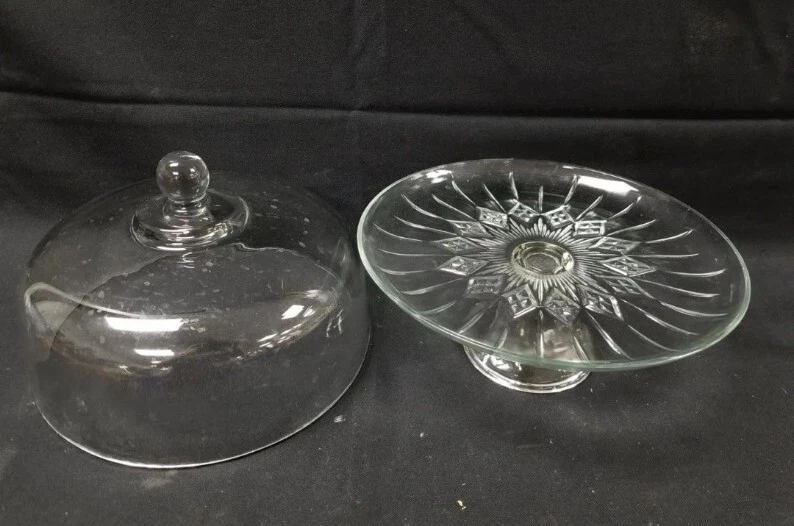 Hermoso Pedestal de Vidrio Transparente Patrón Starburst Soporte para Pasteles con Tapa de Cúpula Foto 3 de 4