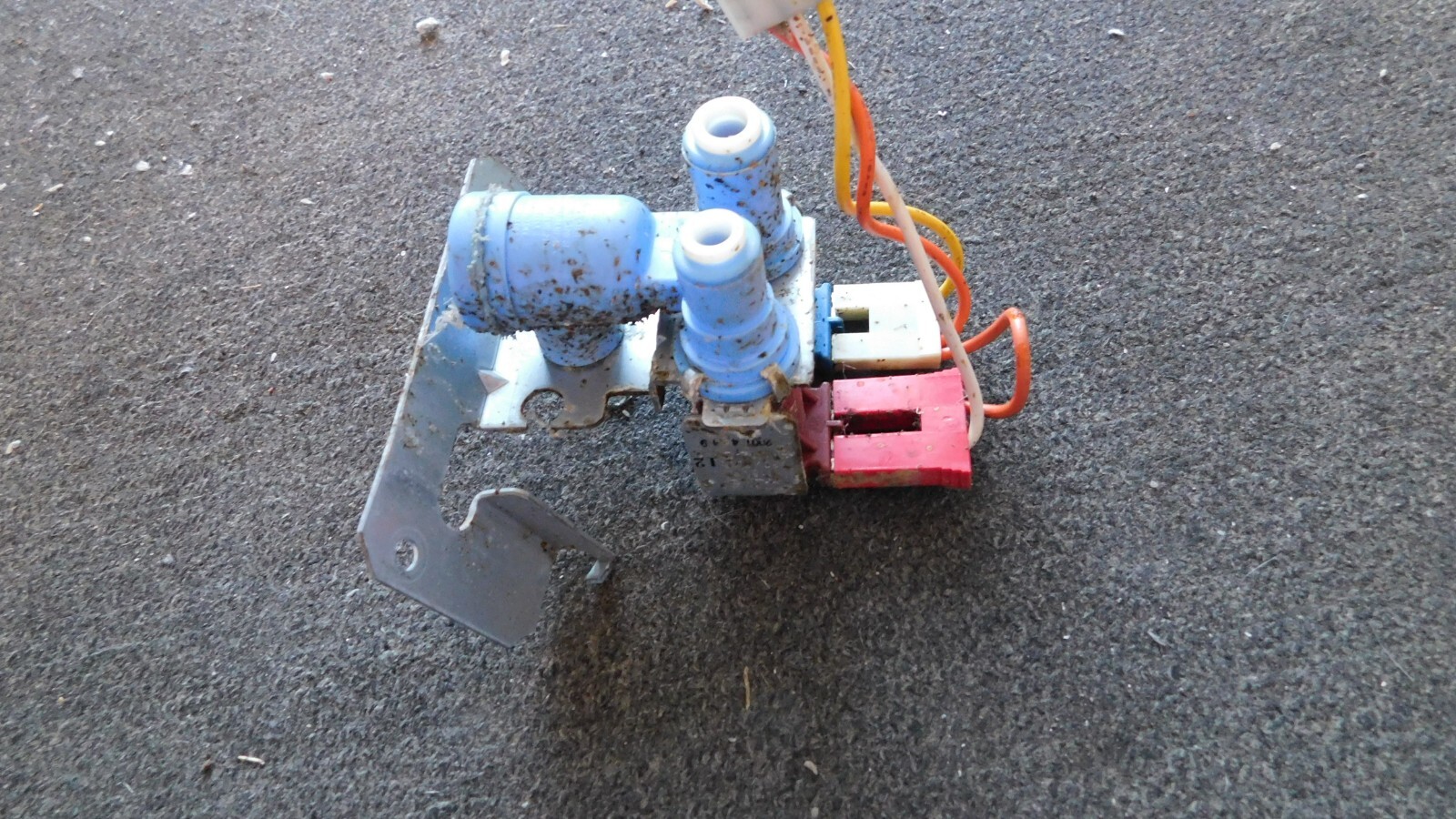 GE Refrigerator Water Valve Assembly Part # WR57X10032