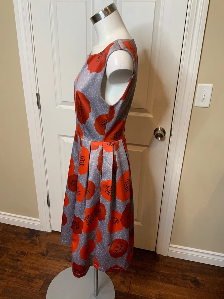 Vestido Dear Creatures Plateado Rojo Amapola Sin Mangas Ajuste y Acampanado, Talla S Foto 3 de 4