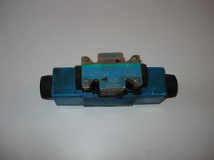 Vickers DG4V-3S-OC-M-FTWL-B5-60 Hydraulic Solenoid Operated Directional Valve