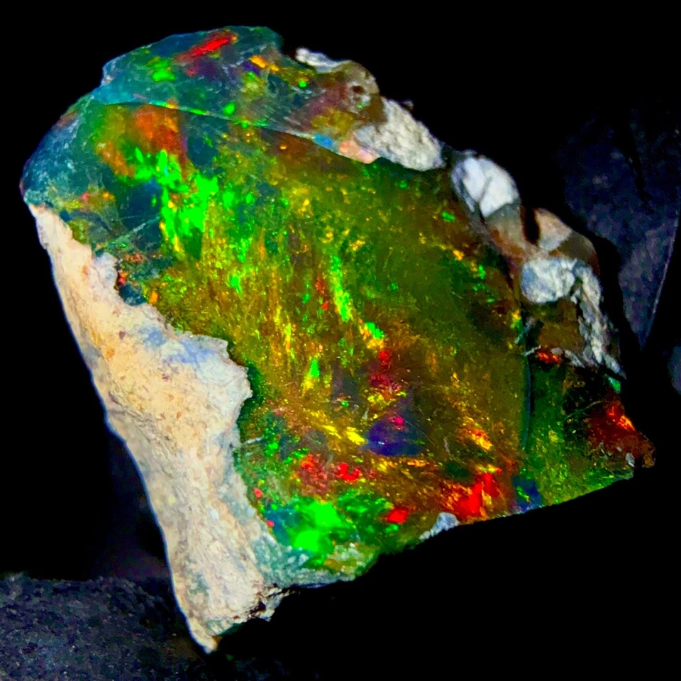 Opal gemstone, Natural Ethiopian Fire opal raw, Black opal rough 11 Ct 17x13 mm - Image 2 of 4