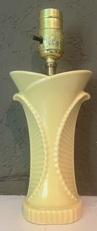 ABINGDON POTTERY ( 1934-50)  7-1/4-INCH FERN LEAF LAMP #S35 (1937-40) - YELLOW