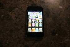 Apple iPod Touch 4th Generation Black A1367 8 GB 