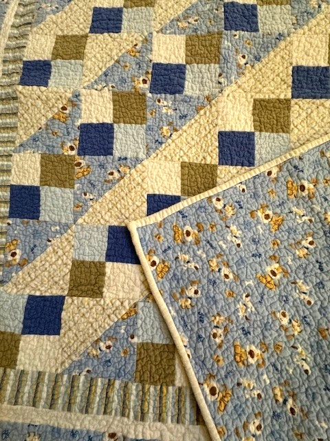 Edredón Hecho a Mano 41"x48" PERROS Diagonal Camino Azul Tostado Crema Reversible Foto 3 de 4