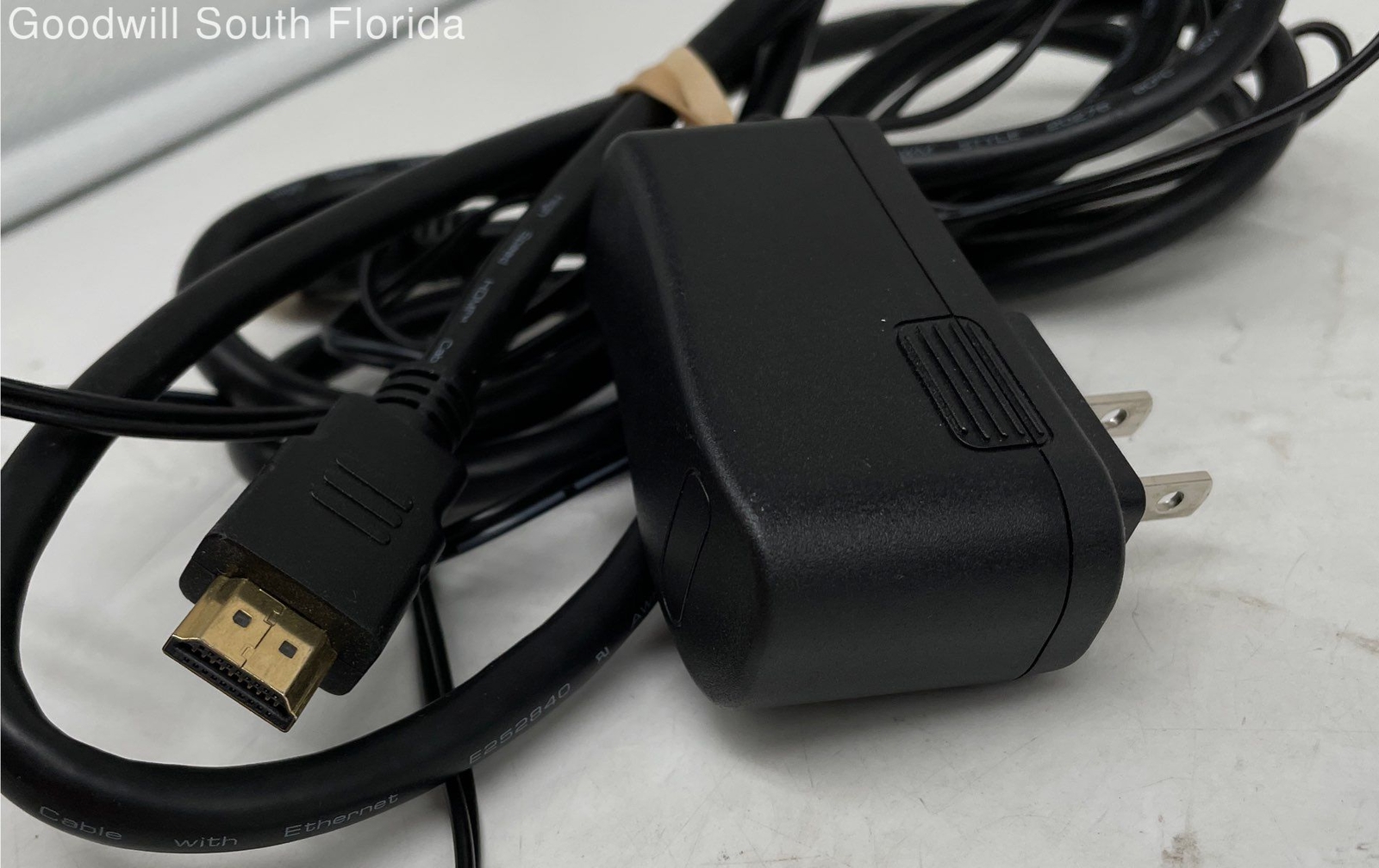 Roku 2nd Generation Black 4K HDR Streaming Media Player And Adaptor Not Tested