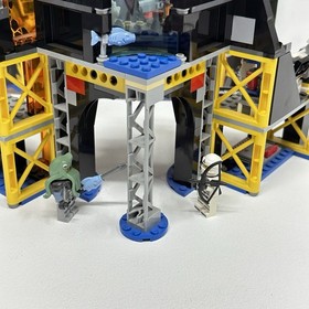 LEGO The LEGO Ninjago Movie: Garmadon's Volcano Lair (70631) Complete