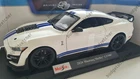 MAISTO 1:18 Scale - 2020 Diecast Model Car - Ford Mustang Shelby GT500 - White
