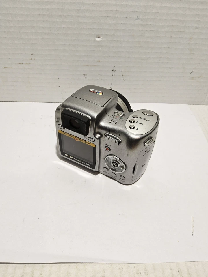 Used Untested KODAK EASYSHARE Z740 Digital Camera 5.0MP 10x Zoom with Case - Image 3 of 4