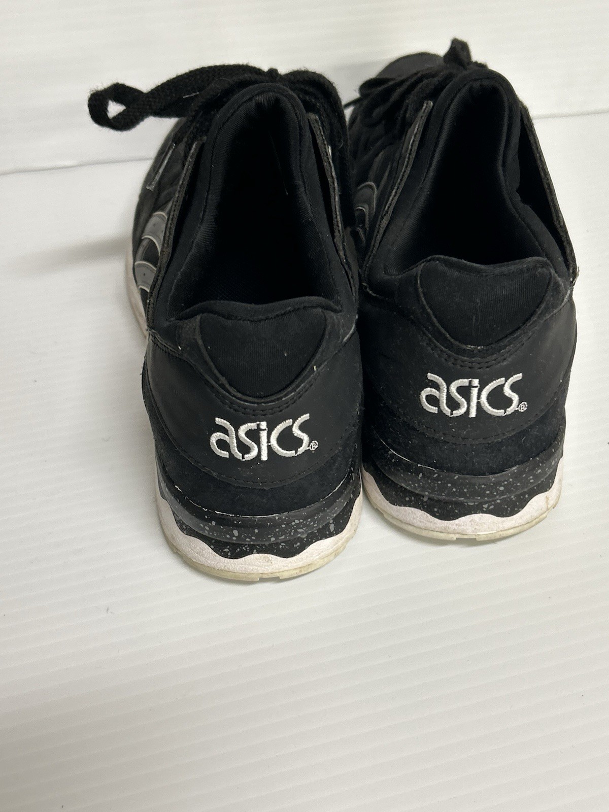 Asics Gel-Lyte V Mens Running Trainers Hn6A4 Sneaker Shoes Size 9.5 Black White thumbnail 4