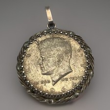 900/- Silber M&uuml;nz-Anh&auml;nger , Half Dollar, Kennedy, 1964, USA.