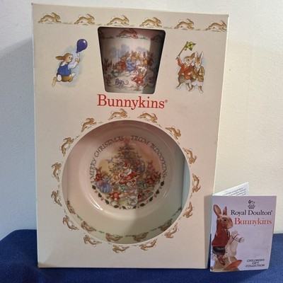Royal Doulton Bunnykins Zweiteiler FROHE WEIHNACHTEN im Originalkarton kleines Beipackzettel
