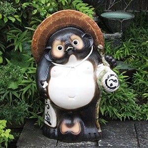 Shigaraki Ware Tanuki Statue 30-Go Lucky Twist Ceramic