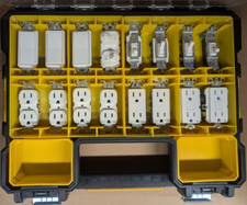 Insertos de receptáculo/interruptor para organizador profesional poco profundo DeWalt