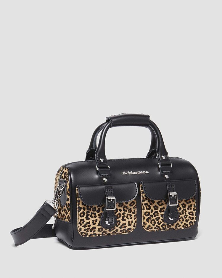 Dr. Martens Top Handle Bag BLACK × LIGHT TAN 41081001 2025 Dr. Martens Top Handle Bag BLACK × LIGHT TAN 41081001 2025