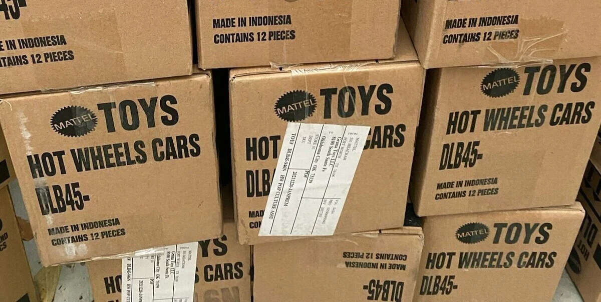 Hot wheels store sealed case 2019