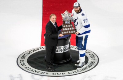 Victor Hedman Tampa Bay Lightning UNSIGNED 8x10 Photo (A3)