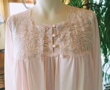 Vintage Exquisite Shadowline Pink Lacey Peignoir Set Gown & Robe Size Small USA