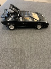 Bburago 1/18 Diecast Model Car Lamborghini Countach 1988 Made In Italy Black
