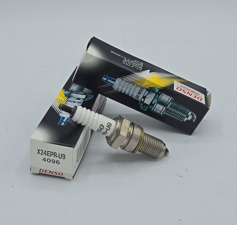 NOS 2 PACK of Denso Sparks Plugs 4096 X24EPR-U9 SP-11