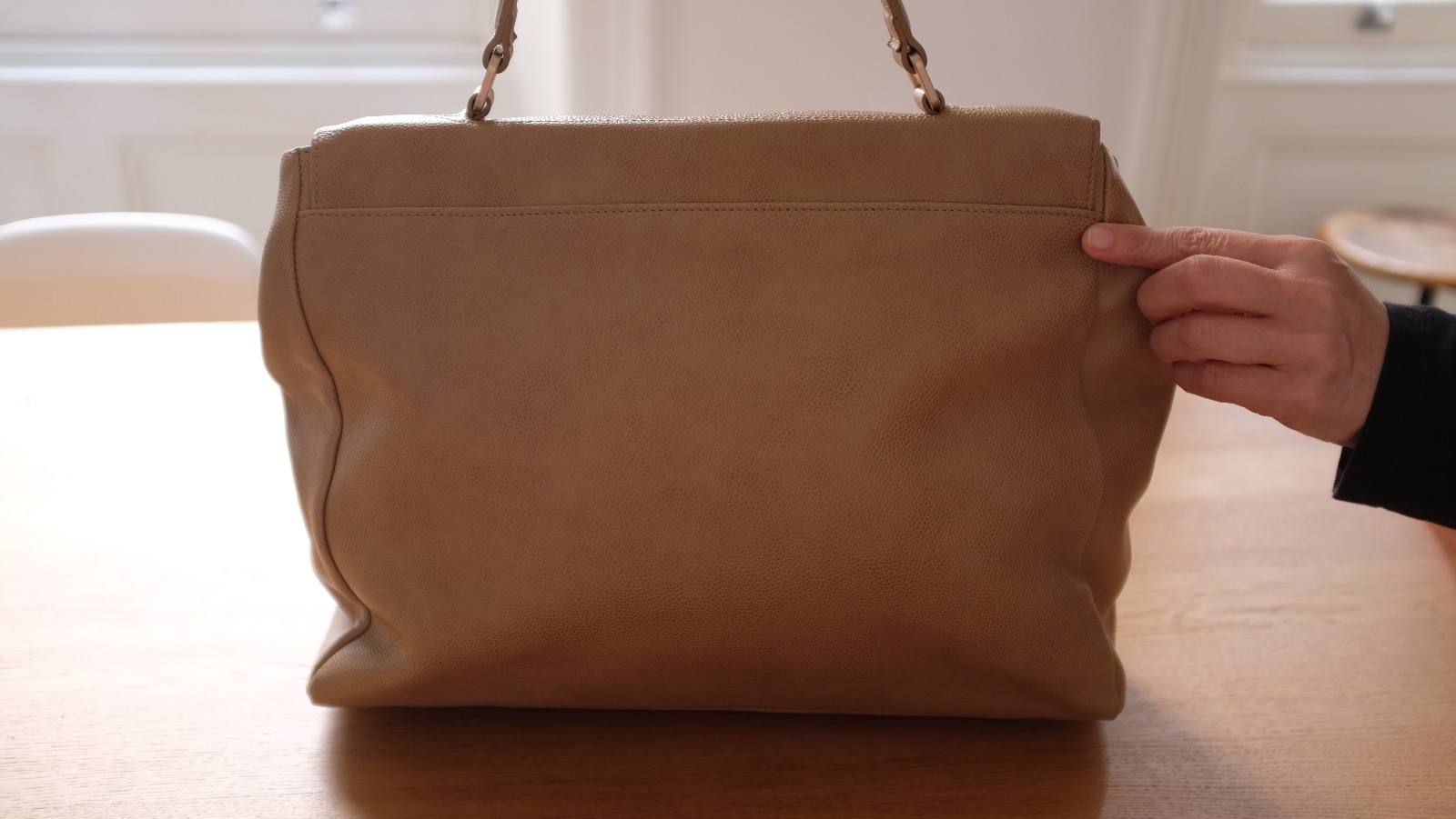 RARE! Genuine Designer Longchamp Beige Leather Bag image 3