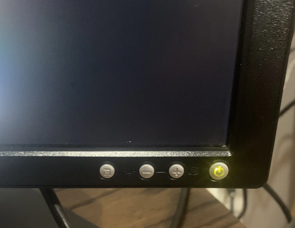 Dell E196FPf Rev A03 19" 60hz TFT LCD Monitor VGA hdmi pc 60fps oled widesceen - Image 2 of 4