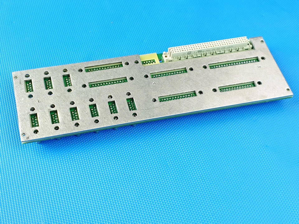 TRIKON 715086 / 01 ROBOT SLOT V/V BACKPLANE PCB - Bild 2 von 4