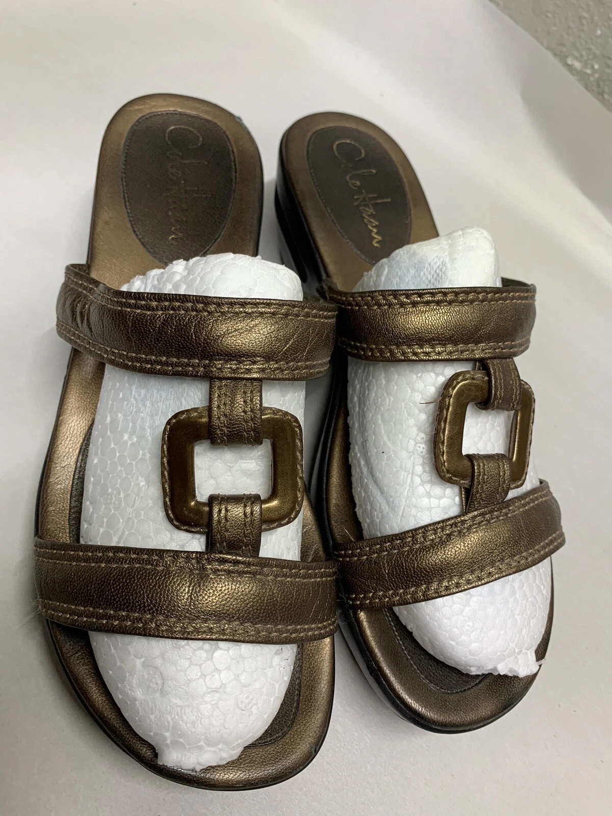 Sandali Nike Air in pelle con plateau e zeppa oro. Taglia 7 1 2.