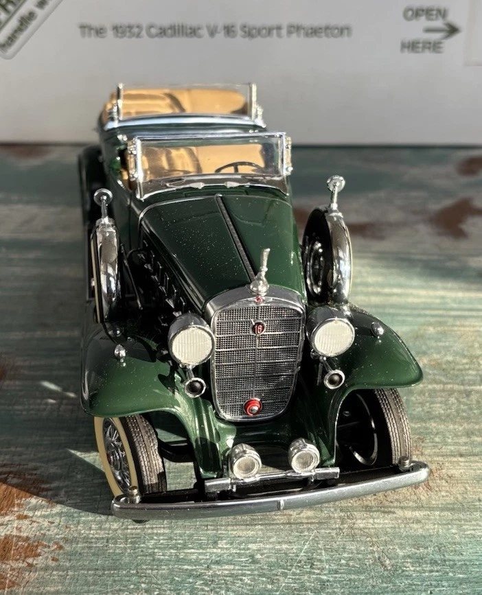 Danbury Mint 1932 Cadillac V-16 Sport Phaeton W/Cert - Mint - Image 4 of 4